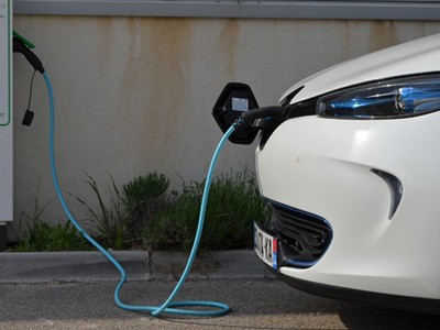 Υβριδικό plug-in από την Renault με κατανάλωση 2 λτ/100 χλμ
